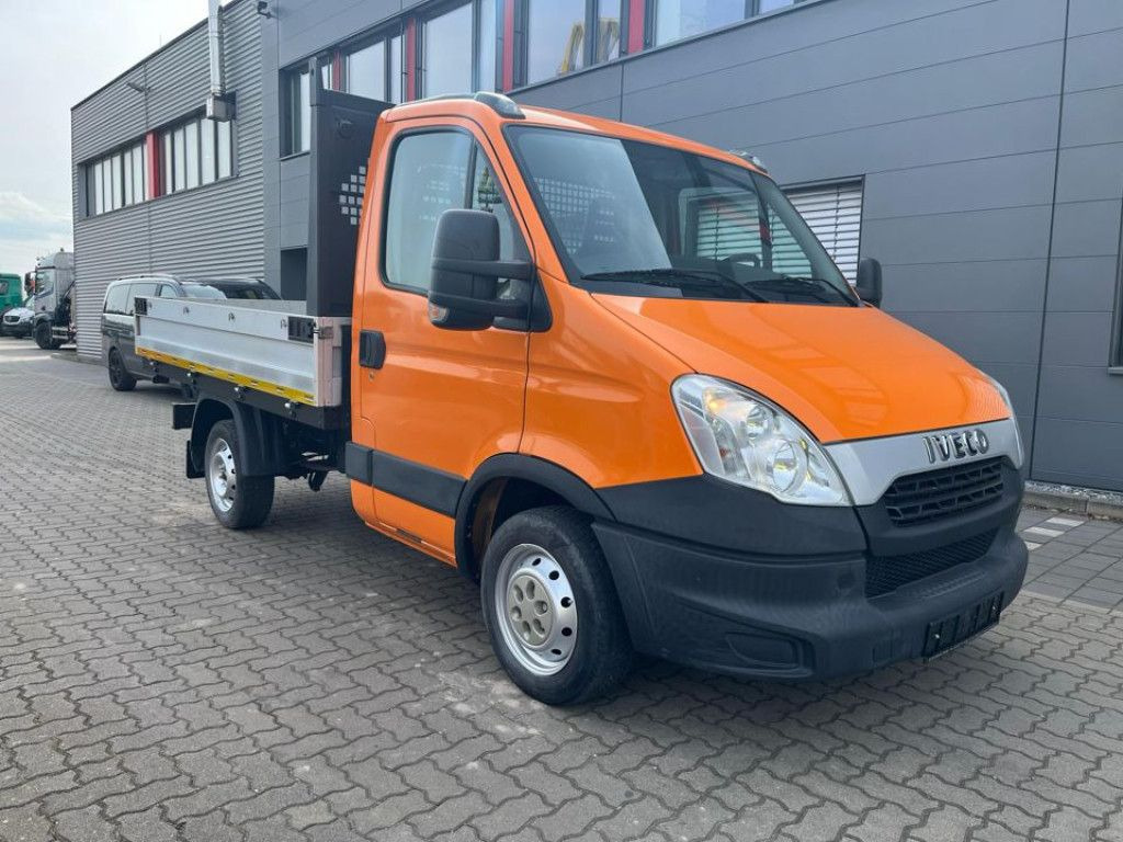 Iveco Daily 29L13 Pritsche - الشاحنات الصغيرة المسطحة: صور 2 Iveco Daily 29L13 Pritsche - الشاحنات الصغيرة المسطحة: صور 2