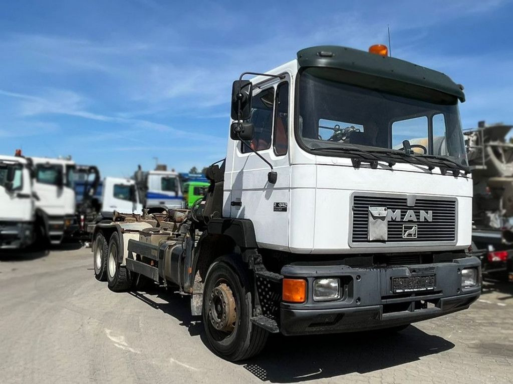 MAN F2000 27.342 6x4 Abrollkipper mit Kran - شاحنة كرين: صور 2 MAN F2000 27.342 6x4 Abrollkipper mit Kran - شاحنة كرين: صور 2