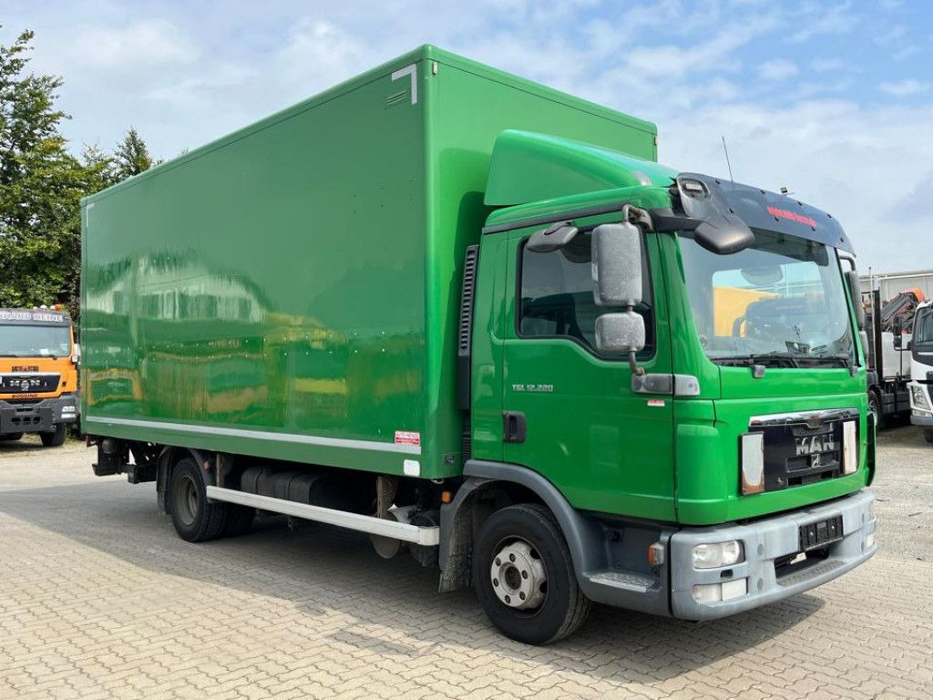 MAN TG-L 12.220 4x2 BL Standardkoffer LBW LBW 1.5 to - بصندوق مغلق شاحنة: صور 2 MAN TG-L 12.220 4x2 BL Standardkoffer LBW LBW 1.5 to - بصندوق مغلق شاحنة: صور 2