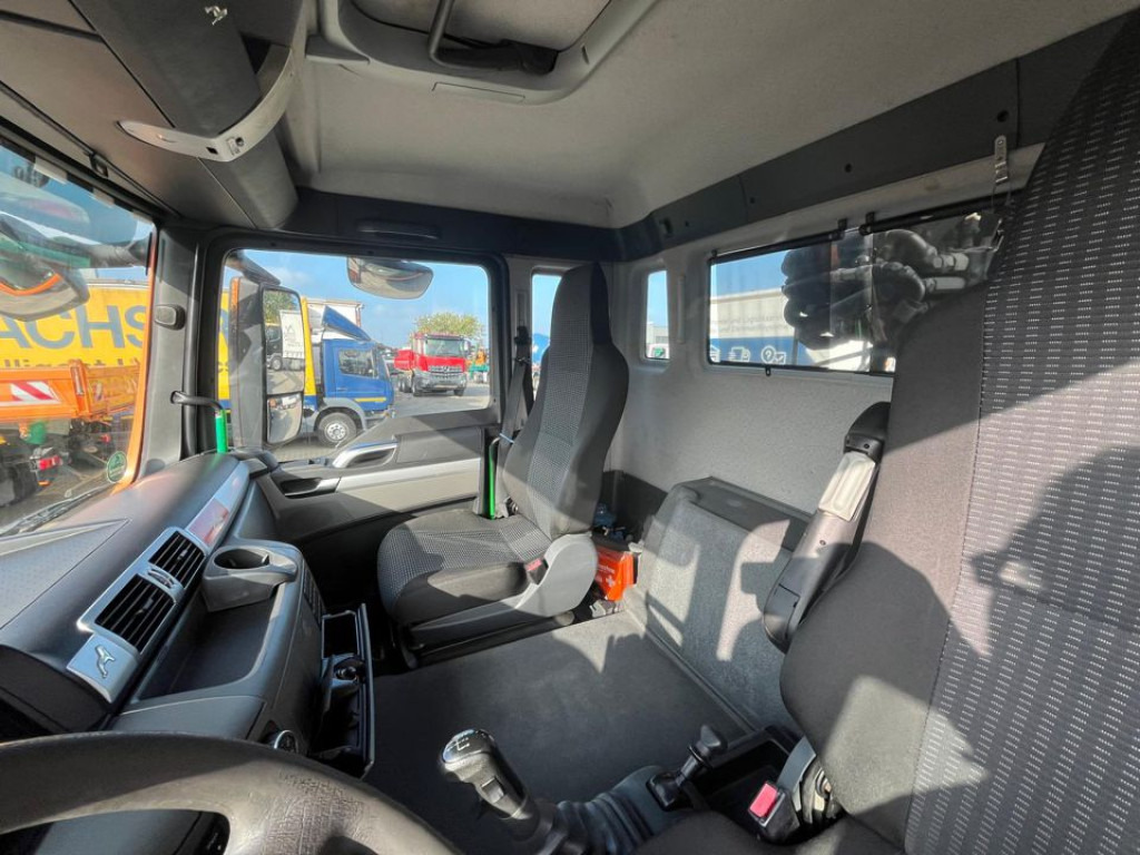 MAN TG-S 26.400 6x4H-2 BL Abrollkipper mit Kran Lift Lenk - شاحنة ذات الخطاف, شاحنة كرين: صور 2 MAN TG-S 26.400 6x4H-2 BL Abrollkipper mit Kran Lift Lenk - شاحنة ذات الخطاف, شاحنة كرين: صور 2