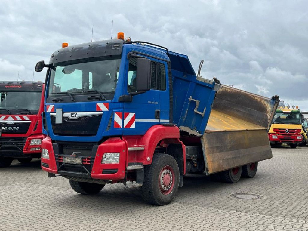MAN TG-S 26.500 6x6 BB 3-Achs Allradkipper Bordmatik - قلابات: صور 1 MAN TG-S 26.500 6x6 BB 3-Achs Allradkipper Bordmatik - قلابات: صور 1