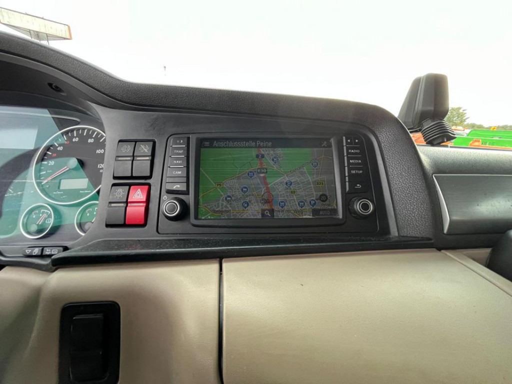 MAN TG-X 26.460 6x2-2 BL Pritsche Kran PK 24.001 Funk Lenk - شاحنات مسطحة, شاحنة كرين: صور 4 MAN TG-X 26.460 6x2-2 BL Pritsche Kran PK 24.001 Funk Lenk - شاحنات مسطحة, شاحنة كرين: صور 4