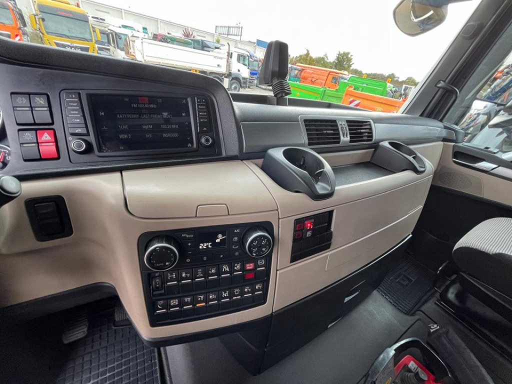 MAN TG-X 26.460 6x2-2 BL Pritsche Kran PK 24.001 Funk Lenk - شاحنات مسطحة, شاحنة كرين: صور 3 MAN TG-X 26.460 6x2-2 BL Pritsche Kran PK 24.001 Funk Lenk - شاحنات مسطحة, شاحنة كرين: صور 3