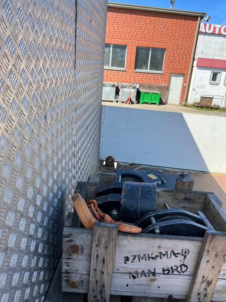 MERCEDES-BENZ Actros 2546 L 6x2 Pritsche Heckkran Palfinger PK 44.002+Winde - شاحنات مسطحة, شاحنة كرين: صور 3 MERCEDES-BENZ Actros 2546 L 6x2 Pritsche Heckkran Palfinger PK 44.002+Winde - شاحنات مسطحة, شاحنة كرين: صور 3