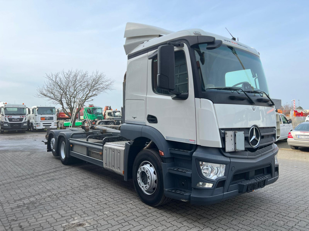 MERCEDES-BENZ Actros neu 2543 L 6x2 Abrollkipper Meiller Funk - شاحنة ذات الخطاف: صور 2 MERCEDES-BENZ Actros neu 2543 L 6x2 Abrollkipper Meiller Funk - شاحنة ذات الخطاف: صور 2