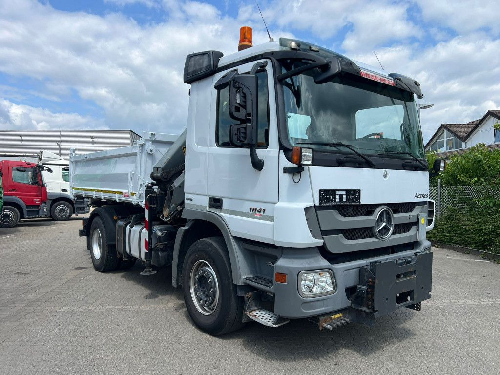 Mercedes-Benz Actros 1841 K 2-Achs Kipper Kran Funk/2xhydr+Gre Mercedes-Benz Actros 1841 K 2-Achs Kipper Kran Funk/2xhydr+Gre - قلابات, شاحنة كرين: صور 2 Mercedes-Benz Actros 1841 K 2-Achs Kipper Kran Funk/2xhydr+Gre Mercedes-Benz Actros 1841 K 2-Achs Kipper Kran Funk/2xhydr+Gre - قلابات, شاحنة كرين: صور 2
