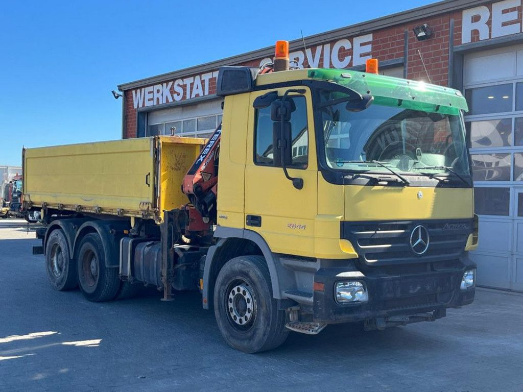 Mercedes-Benz Actros 2644 6x4 3-Achs Kipper Kran Funkt+Greifer - قلابات, شاحنة كرين: صور 2 Mercedes-Benz Actros 2644 6x4 3-Achs Kipper Kran Funkt+Greifer - قلابات, شاحنة كرين: صور 2