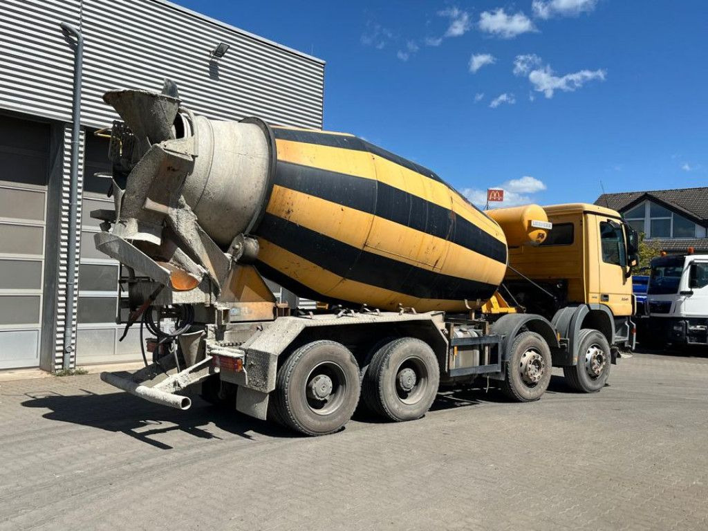 Mercedes-Benz Actros 3241 B 8x4 Betonmischer Liebherr, Deutsc - شاحنة ذات الخطاف: صور 4 Mercedes-Benz Actros 3241 B 8x4 Betonmischer Liebherr, Deutsc - شاحنة ذات الخطاف: صور 4