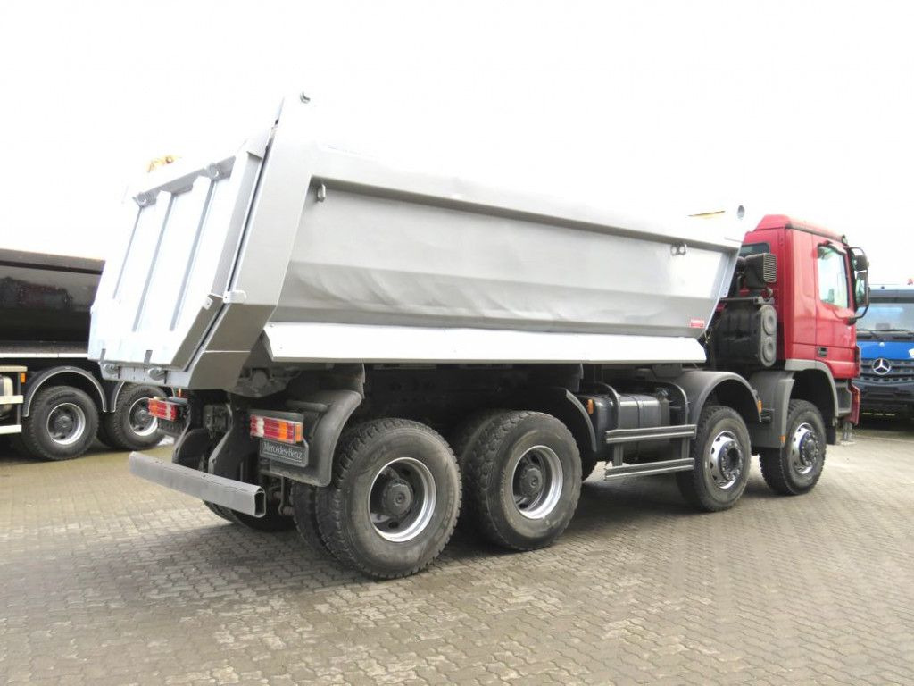 Mercedes-Benz Actros 4141 8x6 4 Achs Muldenkipper Kupplung, 1. - قلابات: صور 4 Mercedes-Benz Actros 4141 8x6 4 Achs Muldenkipper Kupplung, 1. - قلابات: صور 4
