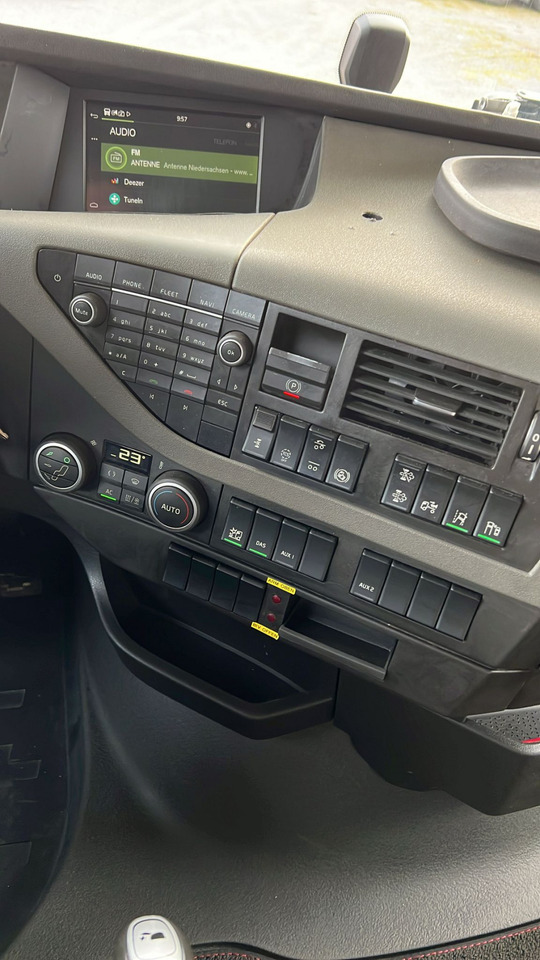 VOLVO (S) Truck FH 500 6x2 Abrollkipper Funkfernbedienung - شاحنة ذات الخطاف: صور 5 VOLVO (S) Truck FH 500 6x2 Abrollkipper Funkfernbedienung - شاحنة ذات الخطاف: صور 5