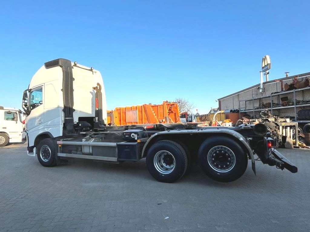 Volvo FH 500 6x2 Abrollkipper Funkfernbedienung - شاحنة ذات الخطاف: صور 3 Volvo FH 500 6x2 Abrollkipper Funkfernbedienung - شاحنة ذات الخطاف: صور 3
