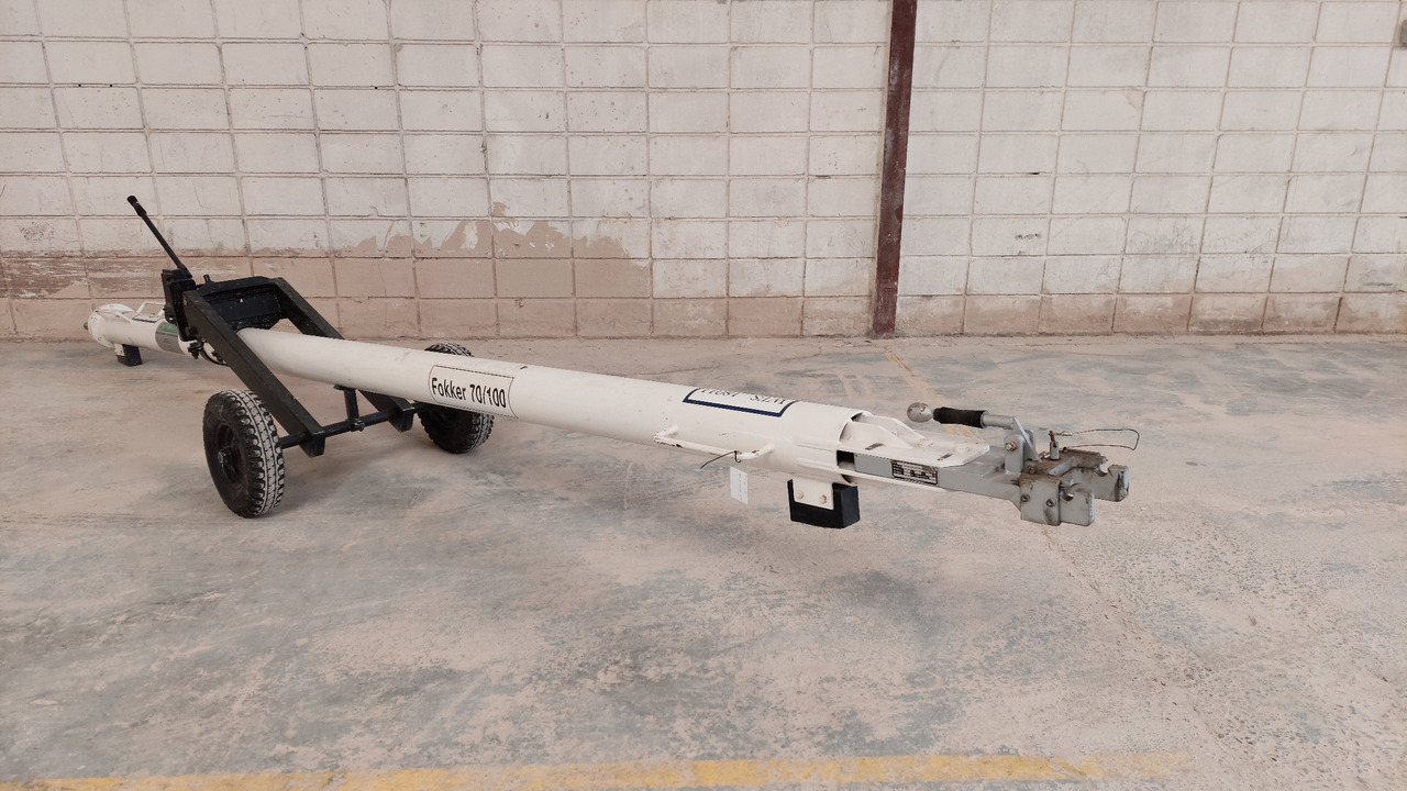 Towbar FSST F70/F100 Fladung - معدات الدعم الأرضي: صور 1 Towbar FSST F70/F100 Fladung - معدات الدعم الأرضي: صور 1