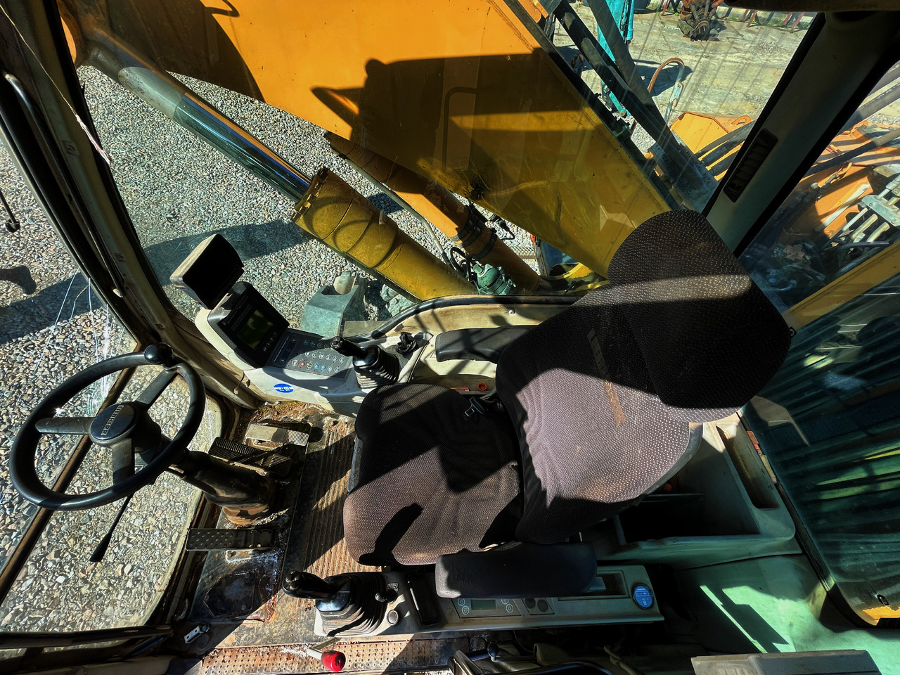 LIEBHERR A924C LITRONIC - آلات البناء: صور 4 LIEBHERR A924C LITRONIC - آلات البناء: صور 4