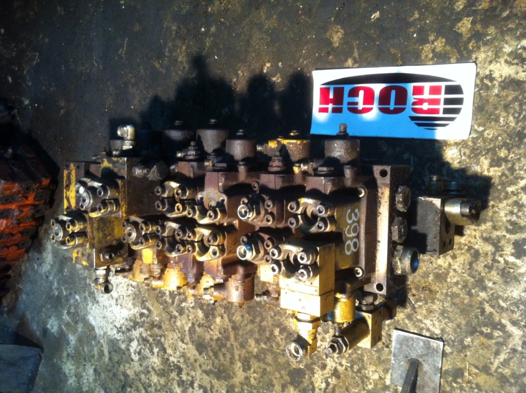 LINDE VT - 7 SEKCYJNY 668B116602 + 668B115678 + 669B115637 + 669B115639 + 668B116106 - صمامات هيدروليكية - آلات البناء: صور 1 LINDE VT - 7 SEKCYJNY 668B116602 + 668B115678 + 669B115637 + 669B115639 + 668B116106 - صمامات هيدروليكية - آلات البناء: صور 1