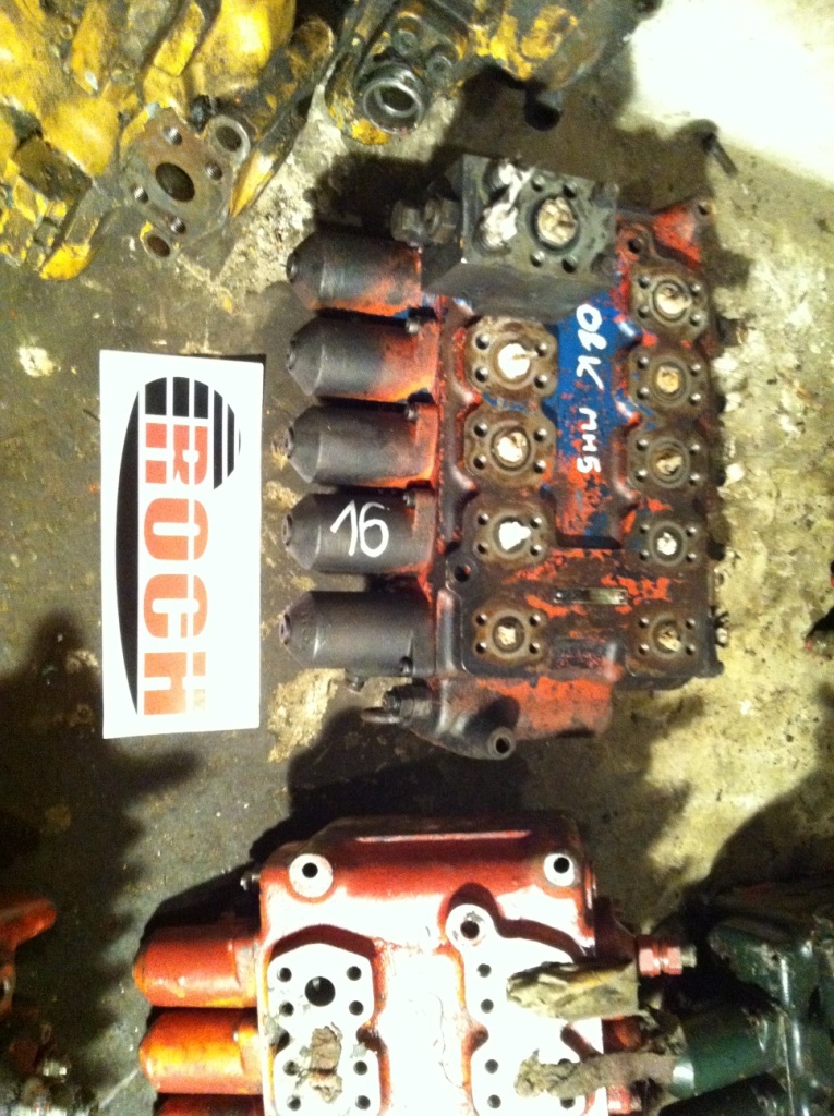 O&K 2241543 - 5 SEKCYJNY - صمامات هيدروليكية - حفارة على عجلات: صور 1 O&K 2241543 - 5 SEKCYJNY - صمامات هيدروليكية - حفارة على عجلات: صور 1