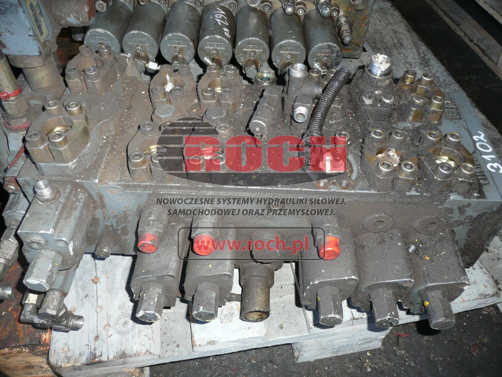 TEREX R901010059 M7-1507-32/7M7-20 6049658 3 611519 - 6 SEKCYJNY + 22437 6064258 - صمامات هيدروليكية: صور 1 TEREX R901010059 M7-1507-32/7M7-20 6049658 3 611519 - 6 SEKCYJNY + 22437 6064258 - صمامات هيدروليكية: صور 1