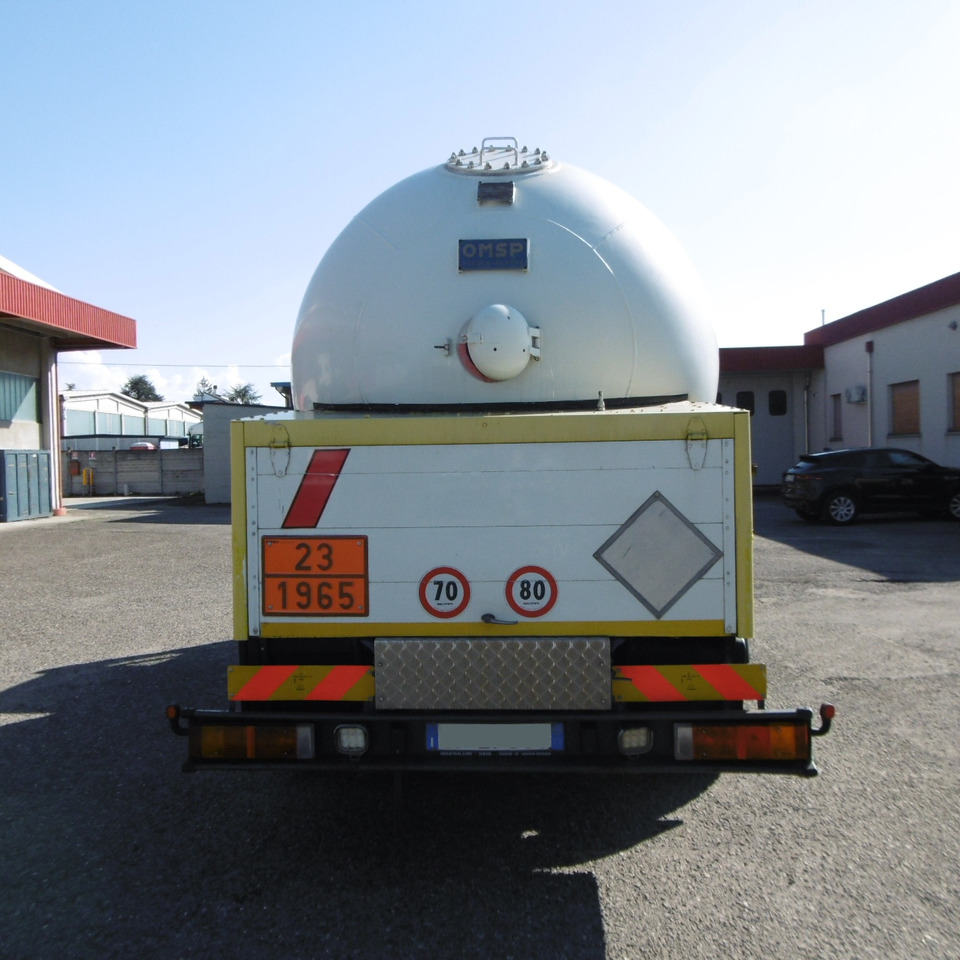 IVECO 150.24 - شاحنة صهريج: صور 2 IVECO 150.24 - شاحنة صهريج: صور 2
