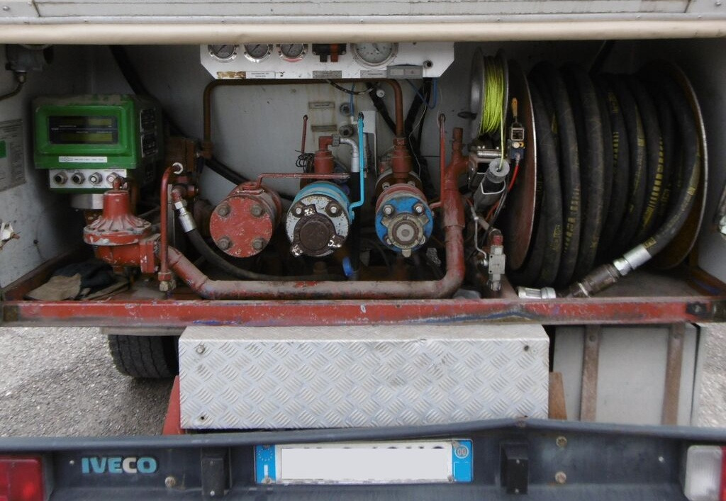 IVECO - شاحنة صهريج: صور 4 IVECO - شاحنة صهريج: صور 4
