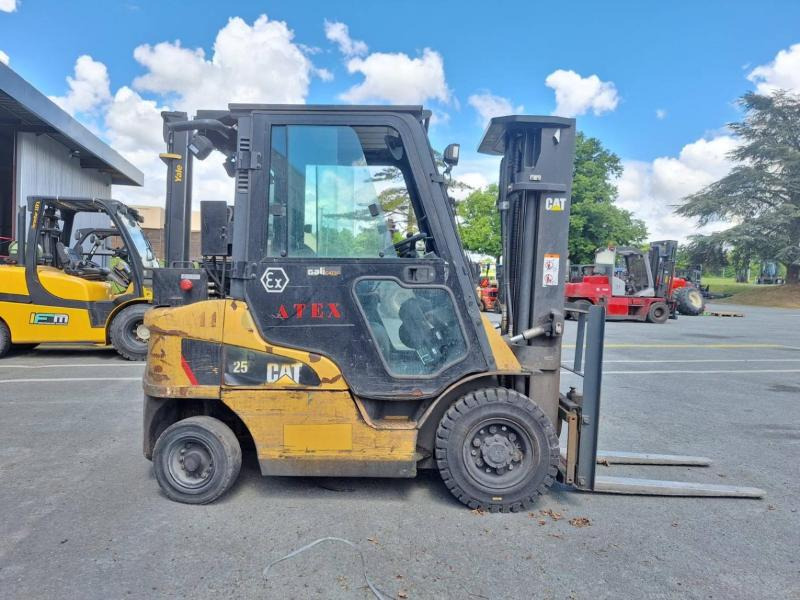 Caterpillar DP25NT - رافعة شوكية ديزل: صور 3 Caterpillar DP25NT - رافعة شوكية ديزل: صور 3
