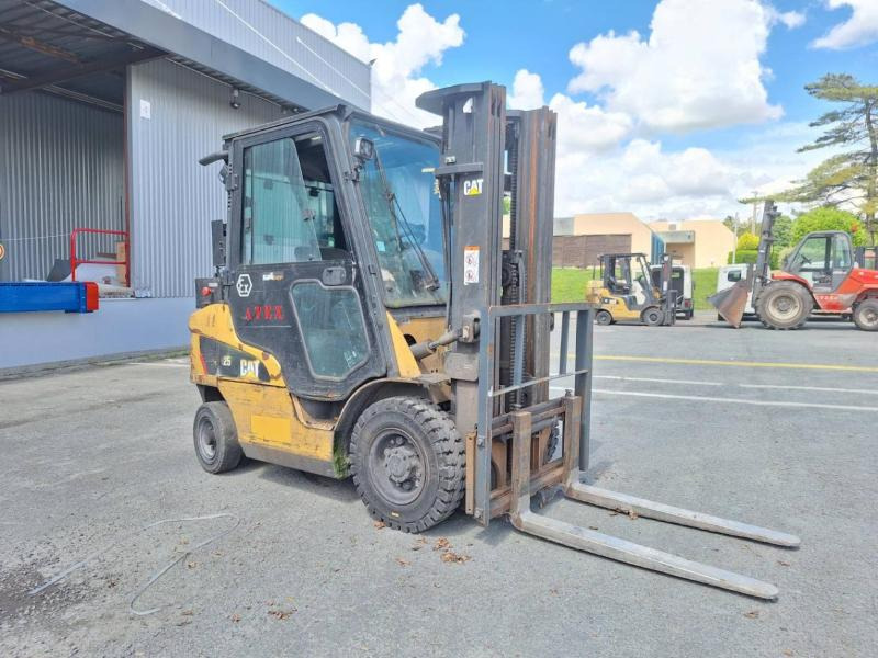 Caterpillar DP25NT - رافعة شوكية ديزل: صور 2 Caterpillar DP25NT - رافعة شوكية ديزل: صور 2