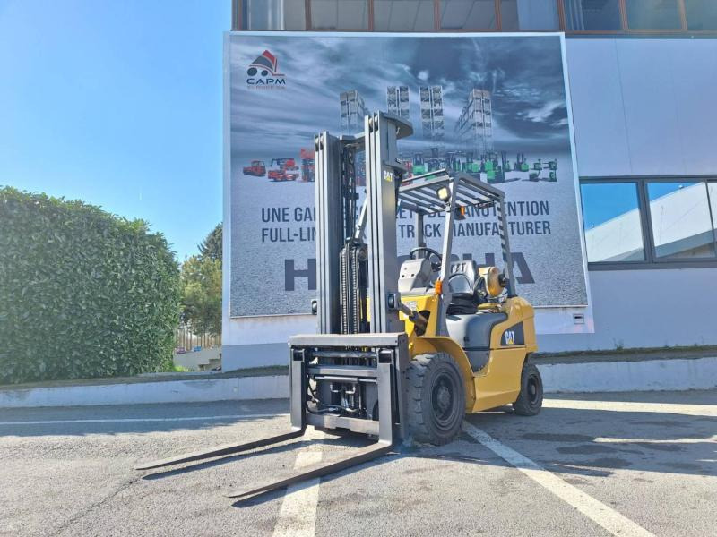 Caterpillar GP25NTD - رافعة شوكية تعمل بالغاز: صور 2 Caterpillar GP25NTD - رافعة شوكية تعمل بالغاز: صور 2