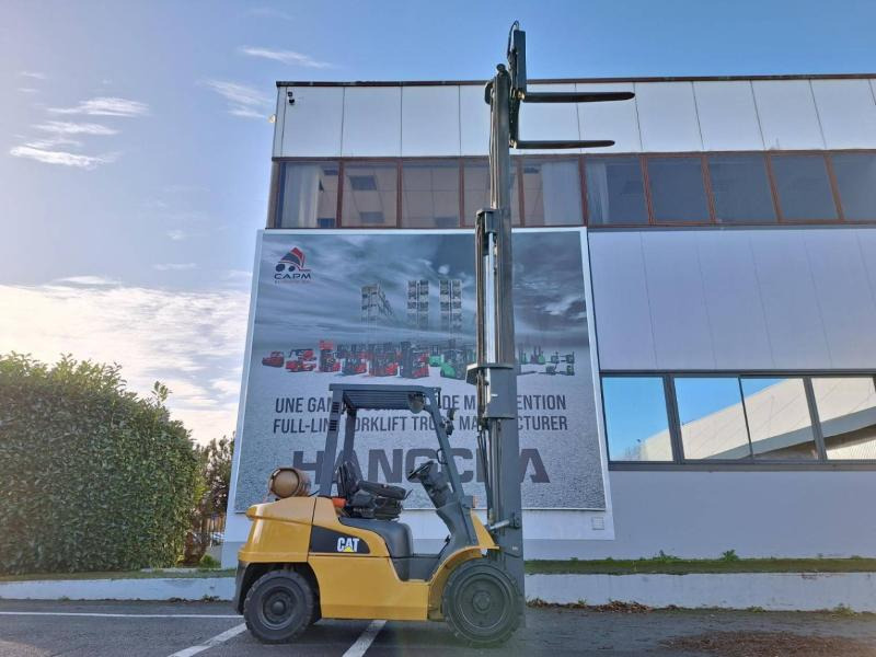 رافعة شوكية تعمل بالغاز Caterpillar GP30NTD: صور 10