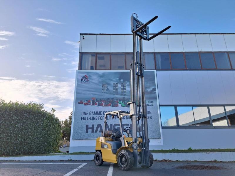 رافعة شوكية تعمل بالغاز Caterpillar GP30NTD: صور 8