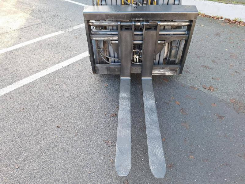 رافعة شوكية تعمل بالغاز Caterpillar GP30NTD: صور 14