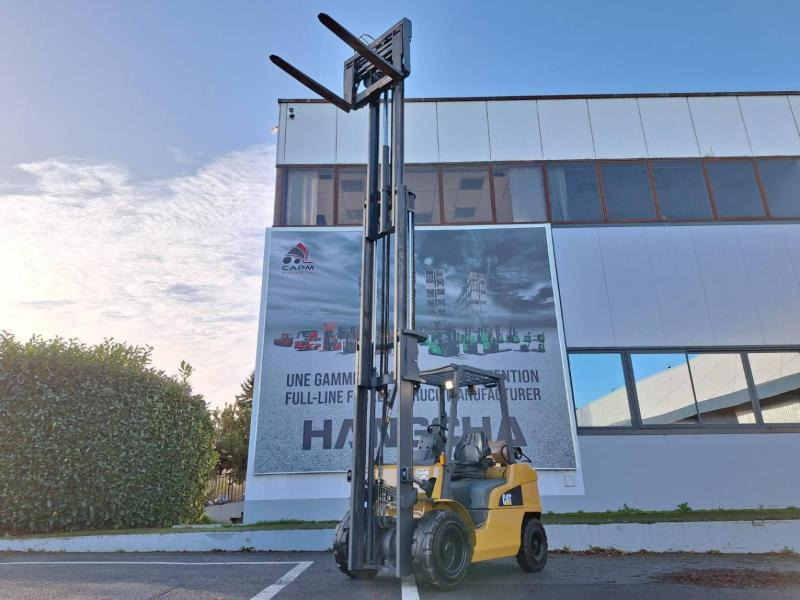 رافعة شوكية تعمل بالغاز Caterpillar GP30NTD: صور 7