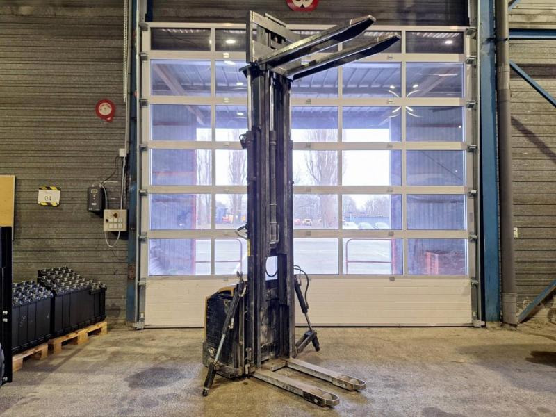 Caterpillar NSP16N - معدات تكديس: صور 4 Caterpillar NSP16N - معدات تكديس: صور 4