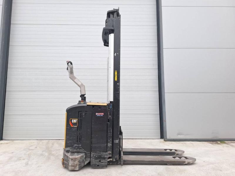 Caterpillar NSV16Ni - معدات تكديس: صور 3 Caterpillar NSV16Ni - معدات تكديس: صور 3
