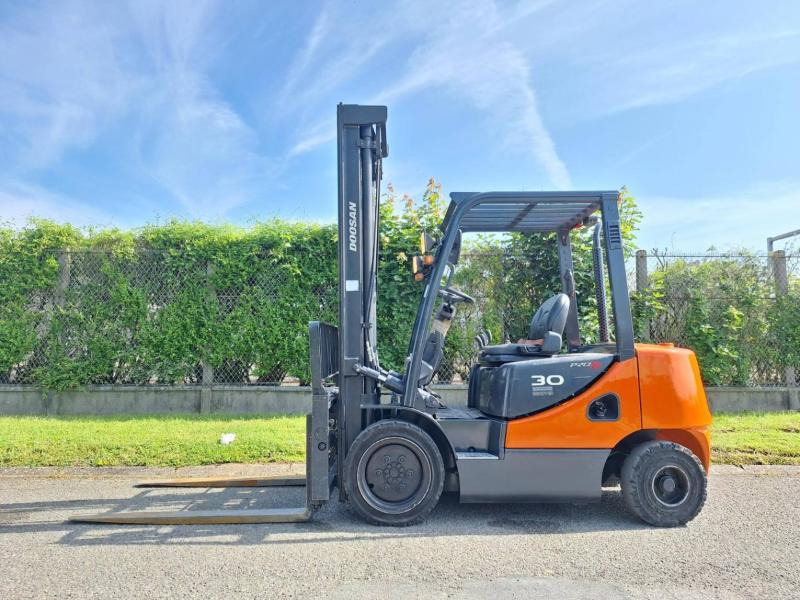 Doosan D30S 5 - رافعة شوكية ديزل: صور 3 Doosan D30S 5 - رافعة شوكية ديزل: صور 3