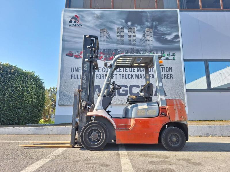 Toyota 6-7fdf25 - رافعة شوكية ديزل: صور 2 Toyota 6-7fdf25 - رافعة شوكية ديزل: صور 2