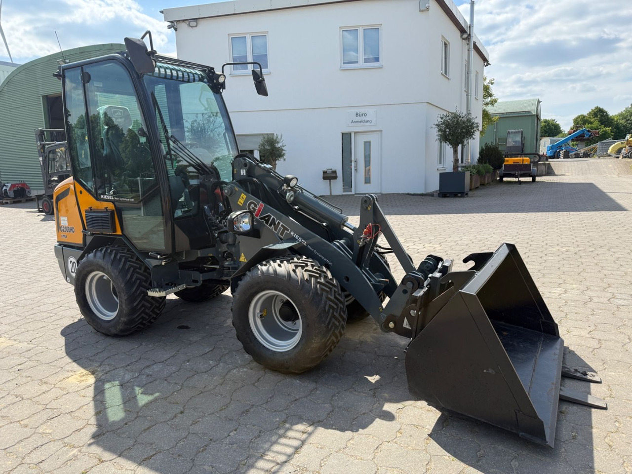 Giant G2500 HD X-TRA, Bj 20, SW, Schaufel, Gabel - اللودر بعجل: صور 3 Giant G2500 HD X-TRA, Bj 20, SW, Schaufel, Gabel - اللودر بعجل: صور 3