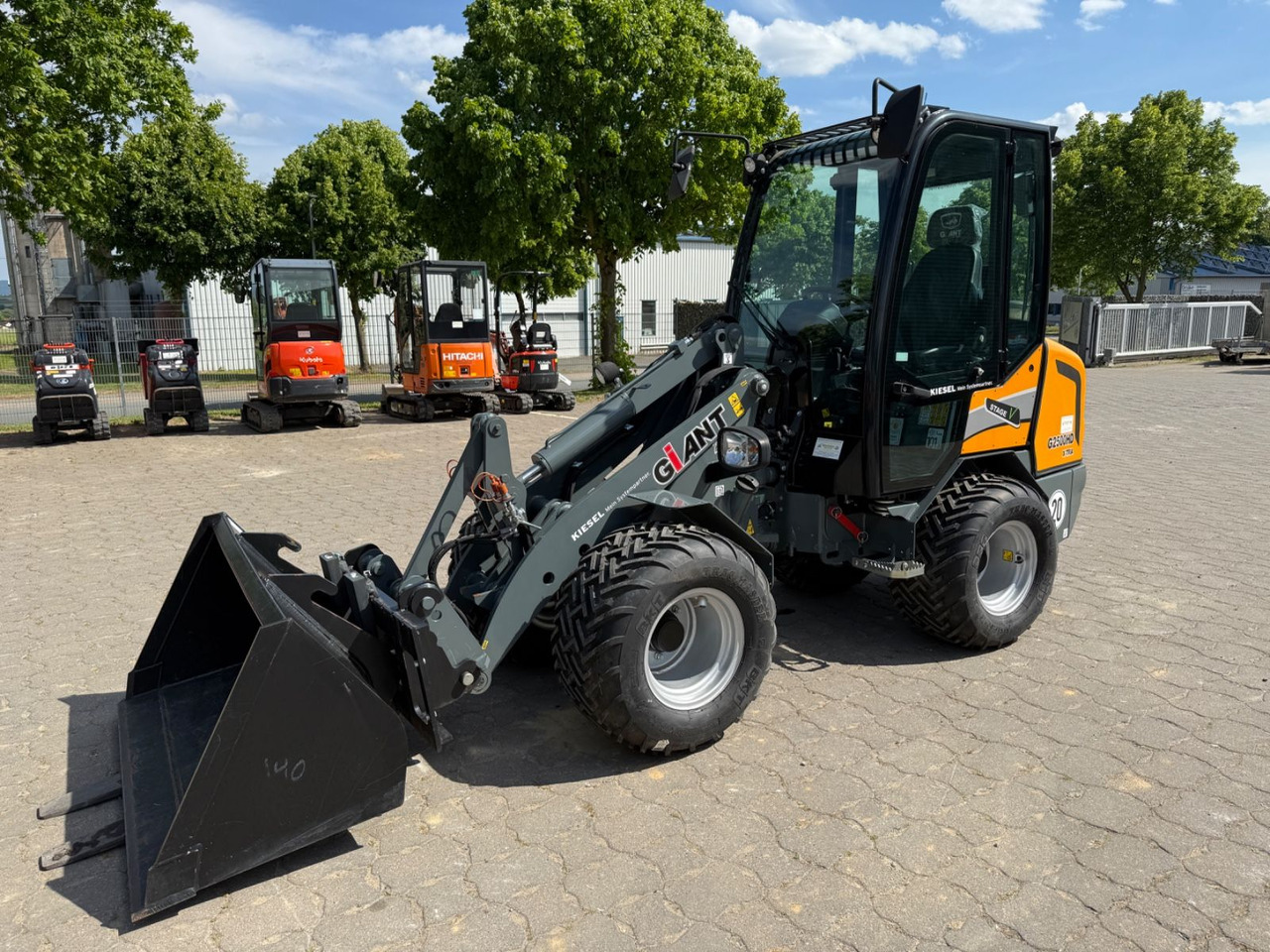 Giant G2500 HD X-TRA, Bj 20, SW, Schaufel, Gabel - اللودر بعجل: صور 1 Giant G2500 HD X-TRA, Bj 20, SW, Schaufel, Gabel - اللودر بعجل: صور 1
