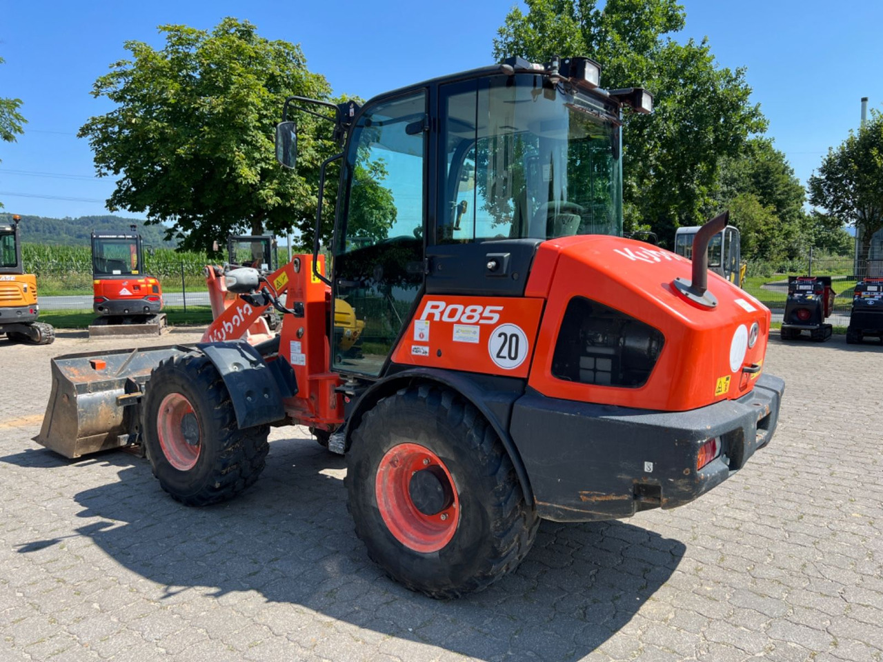 Kubota R 085, Bj 19, 1950 BH, SWE, Schaufel, Gabel - اللودر بعجل: صور 3 Kubota R 085, Bj 19, 1950 BH, SWE, Schaufel, Gabel - اللودر بعجل: صور 3