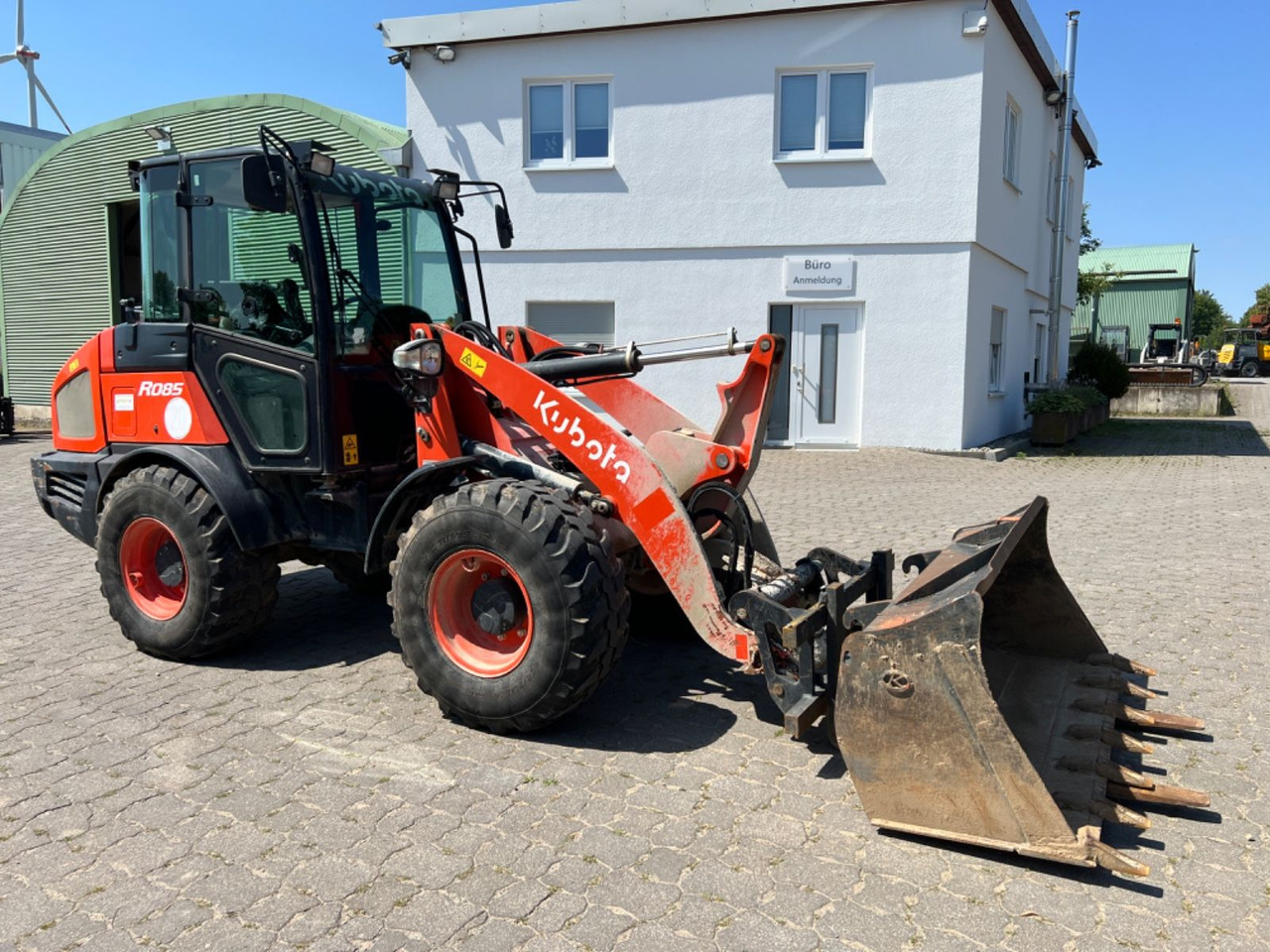 Kubota R 085, Bj 19, 1950 BH, SWE, Schaufel, Gabel - اللودر بعجل: صور 2 Kubota R 085, Bj 19, 1950 BH, SWE, Schaufel, Gabel - اللودر بعجل: صور 2