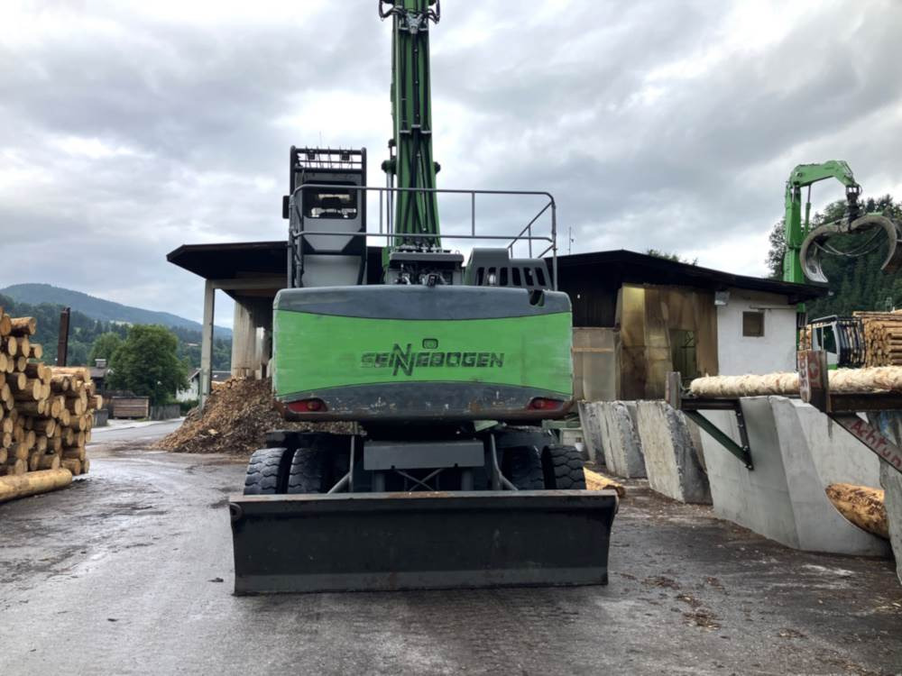 Sennebogen 735E - حفارة النقل والشحن: صور 5 Sennebogen 735E - حفارة النقل والشحن: صور 5