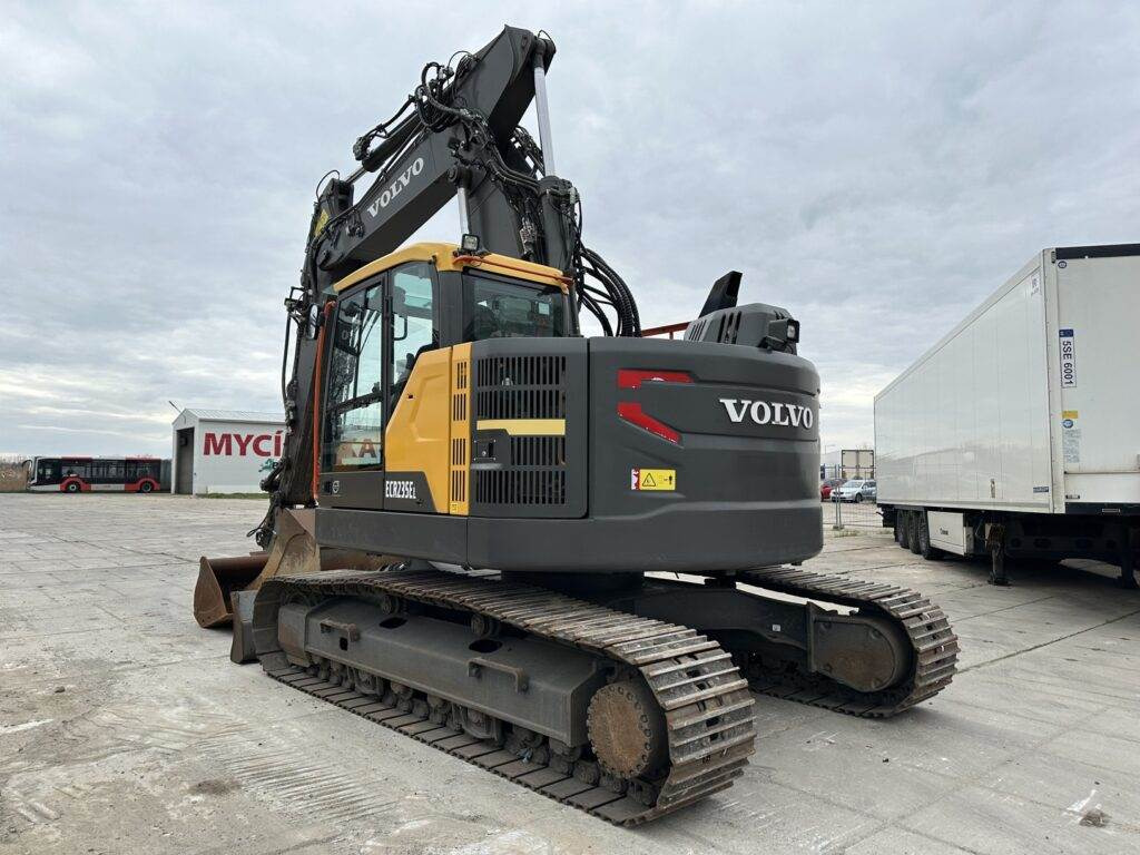 Volvo ECR235EL - حفارات زحافة: صور 2 Volvo ECR235EL - حفارات زحافة: صور 2