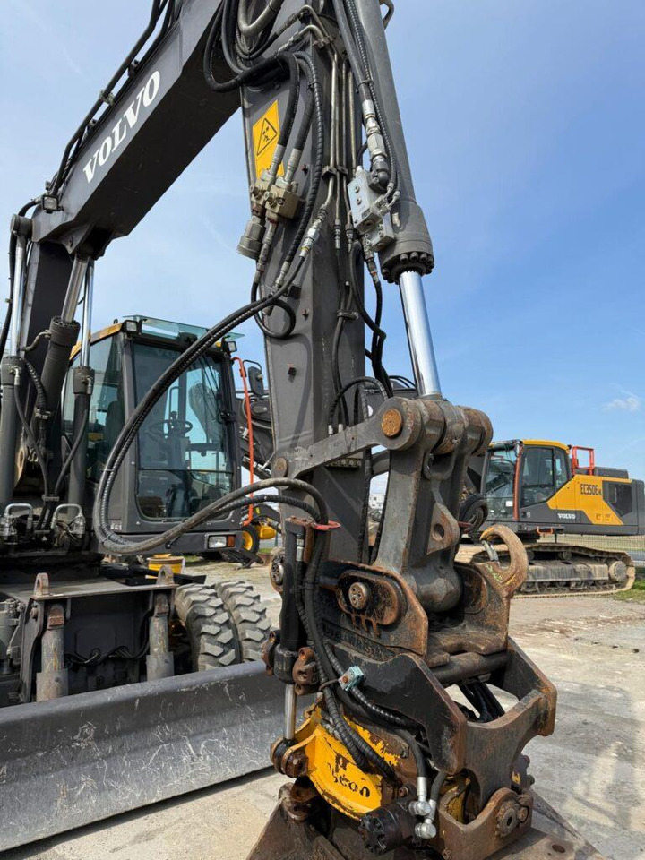 Volvo EWR150E - حفارة على عجلات: صور 5 Volvo EWR150E - حفارة على عجلات: صور 5