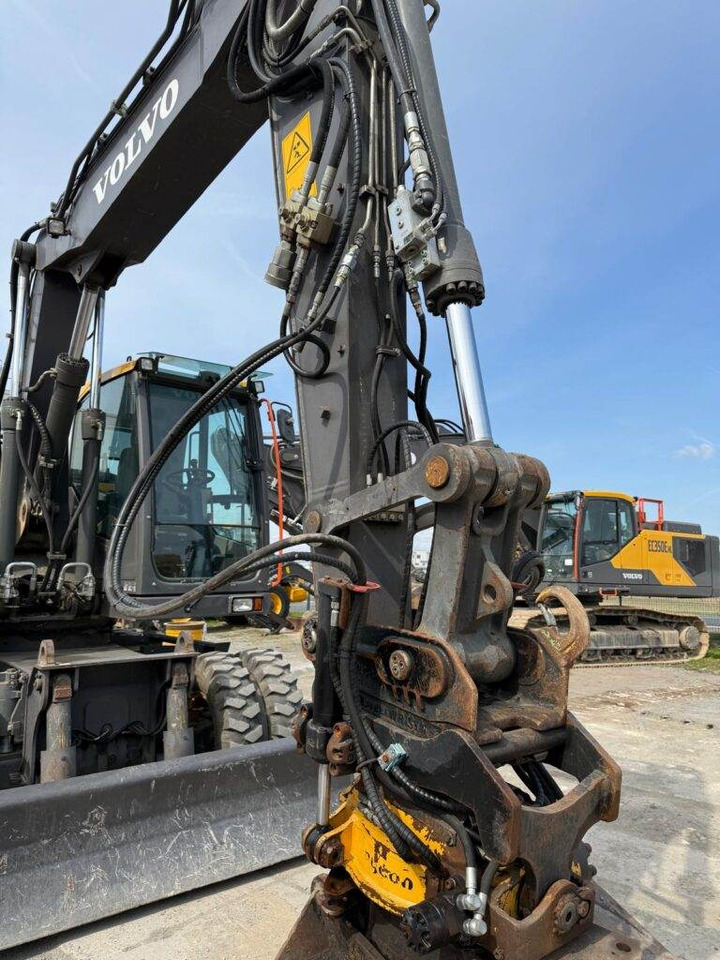 Volvo EWR150E - حفارة على عجلات: صور 5 Volvo EWR150E - حفارة على عجلات: صور 5