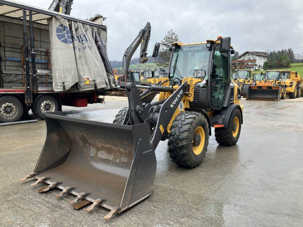 Volvo JL25H Electric - شيول صغير: صور 4 Volvo JL25H Electric - شيول صغير: صور 4