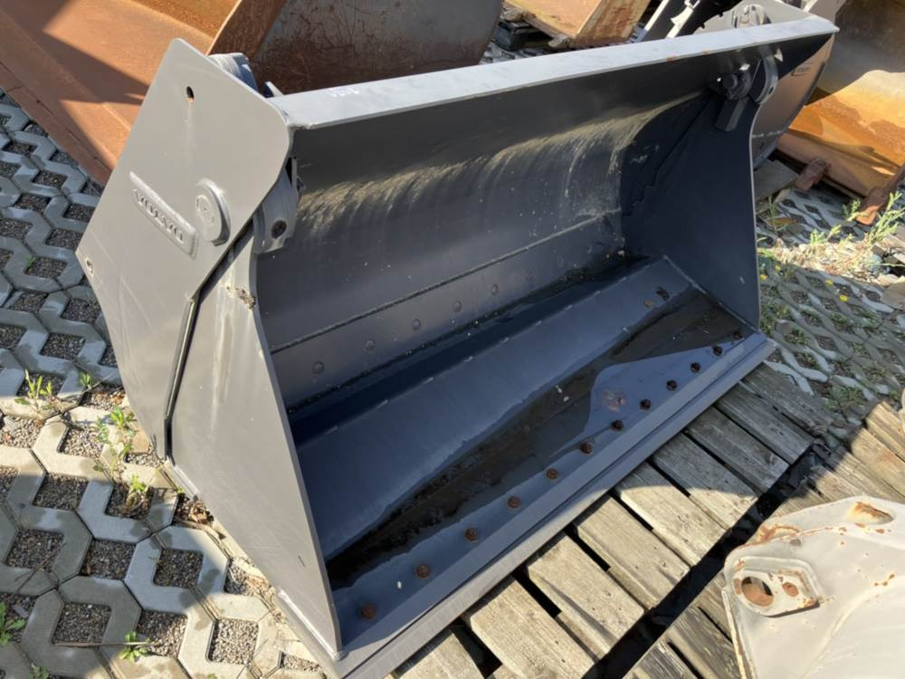 Volvo Klappschaufel mit Messer -P Aufnahme - بكت: صور 1 Volvo Klappschaufel mit Messer -P Aufnahme - بكت: صور 1