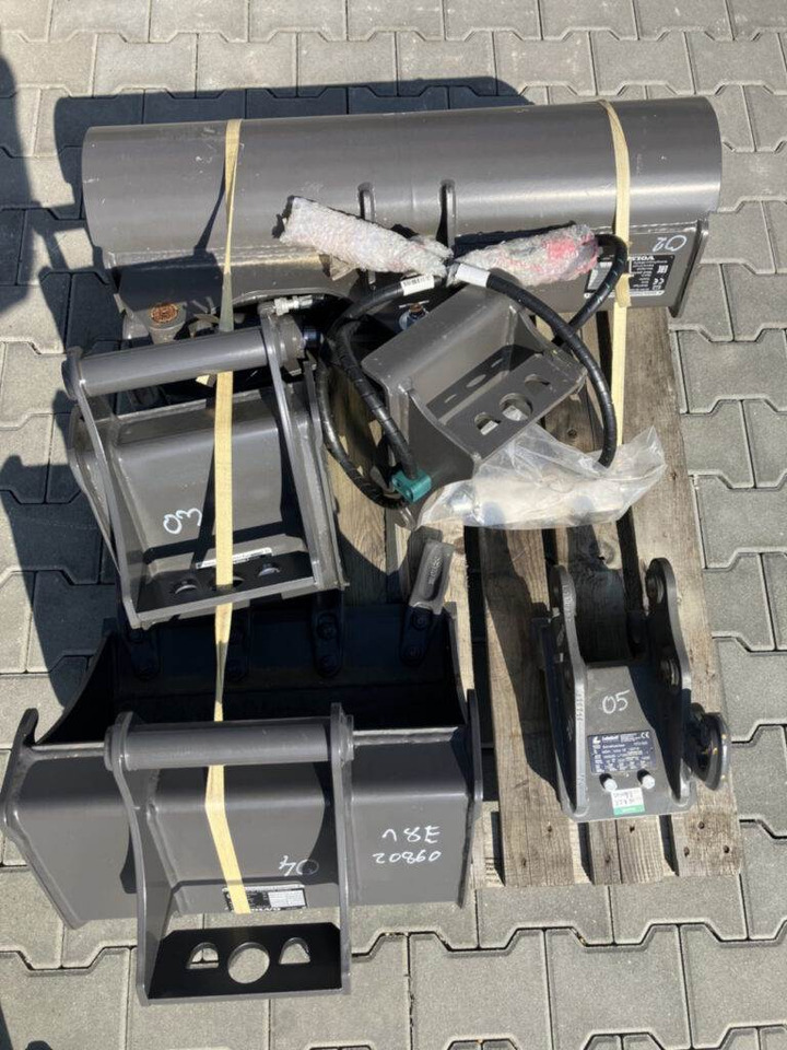 Volvo Löffelset inkl. Schnellwechsler für EC18 - حفار متعدد الاستخدام: صور 2 Volvo Löffelset inkl. Schnellwechsler für EC18 - حفار متعدد الاستخدام: صور 2