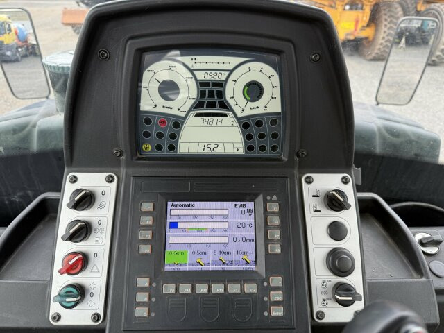 BOMAG BW 174 AP-4 AM Walze 12 Ton *Vibrator *Streuer - مدحلة: صور 3 BOMAG BW 174 AP-4 AM Walze 12 Ton *Vibrator *Streuer - مدحلة: صور 3