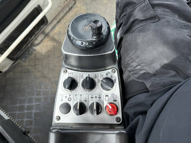 BOMAG BW 174 AP-4 AM Walze 12 Ton *Vibrator *Streuer - مدحلة: صور 2 BOMAG BW 174 AP-4 AM Walze 12 Ton *Vibrator *Streuer - مدحلة: صور 2