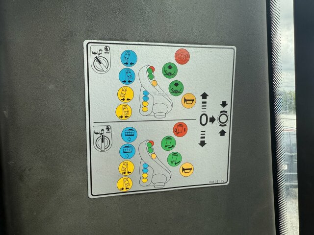 BOMAG BW 174 AP-4 AM Walze 12 Ton *Vibrator *Streuer - مدحلة: صور 5 BOMAG BW 174 AP-4 AM Walze 12 Ton *Vibrator *Streuer - مدحلة: صور 5