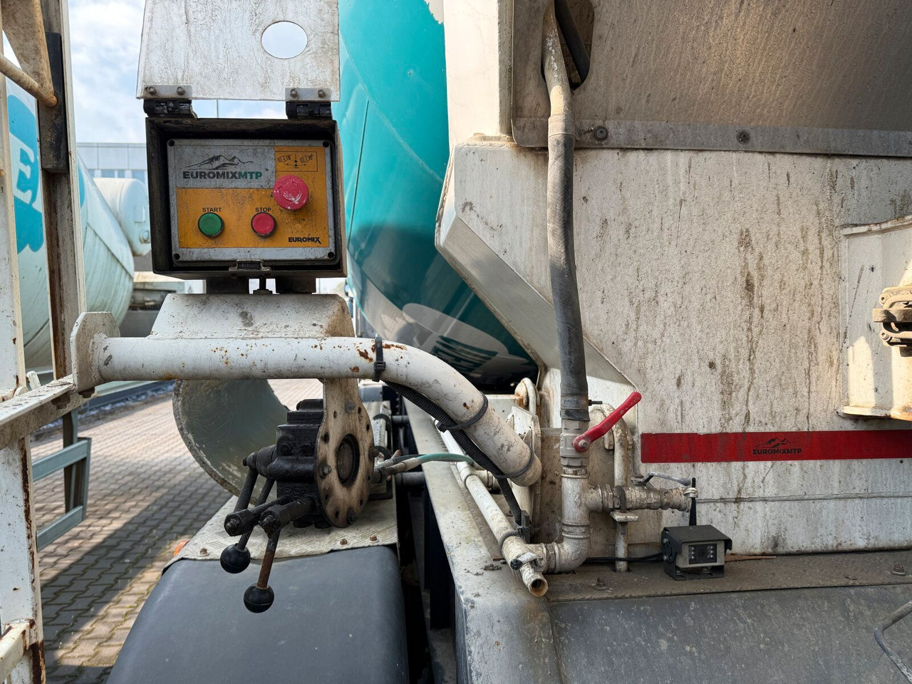 شاحنة خلاطة خرسانة Betonmischer-Auflieger Euromix 12 m³ mit Motor: صور 13