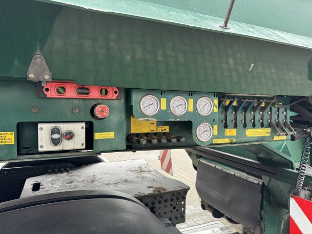 Faymonville STBZ-6VA Tieflader 4+2 Achse + Schwerlast *83 T - عربة مسطحة منخفضة نصف مقطورة: صور 2 Faymonville STBZ-6VA Tieflader 4+2 Achse + Schwerlast *83 T - عربة مسطحة منخفضة نصف مقطورة: صور 2