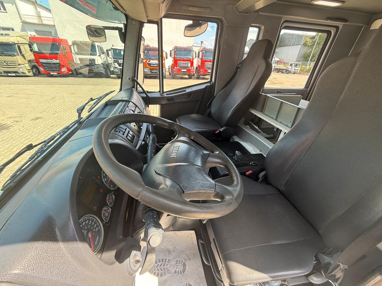 قلابات, شاحنة كرين Iveco ML180E 4x2 DOKA Euro 5 Kipper Kran PK16001K-B: صور 8